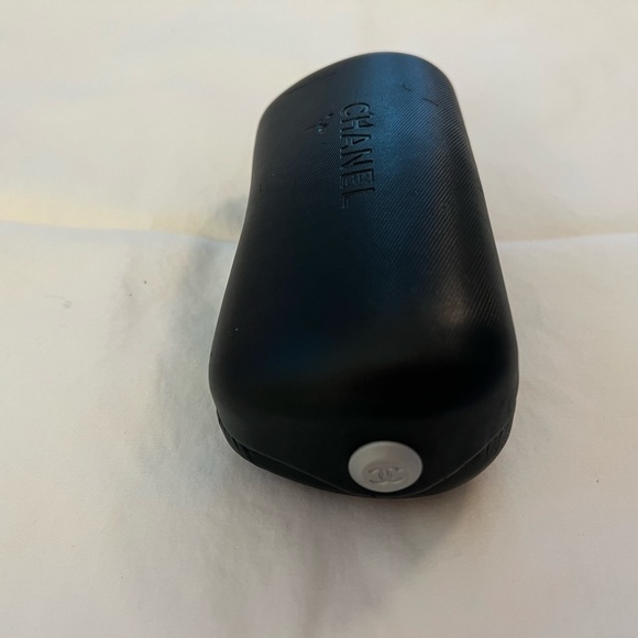 CHANEL SUNGLASSES - Picture 5 of 8